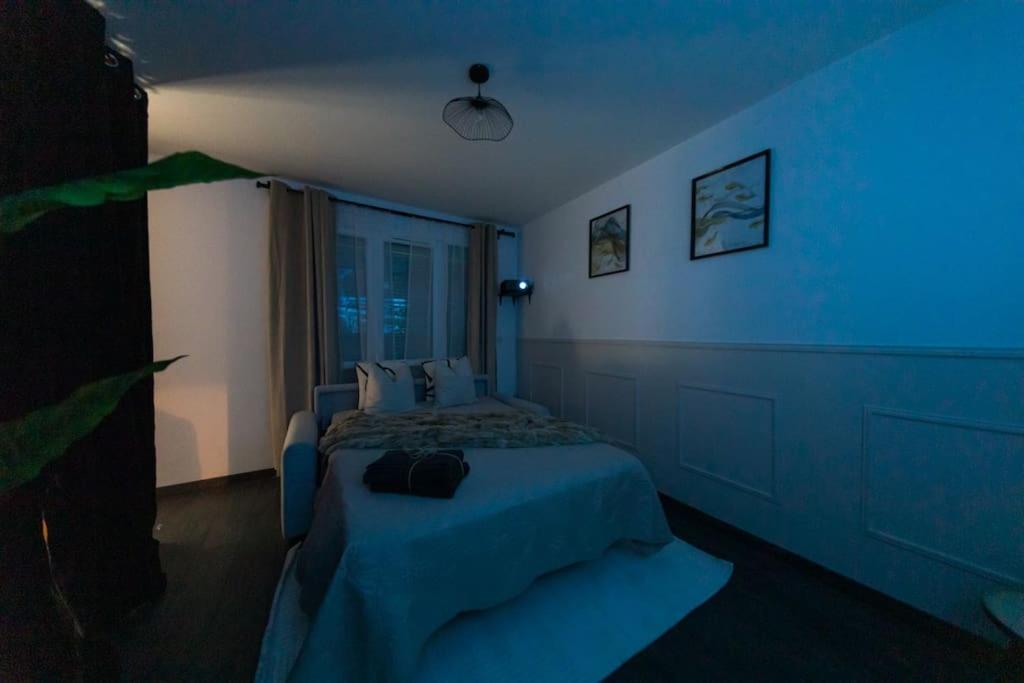 Cinehome - 5 Min Centre-parking/tram Au Pied Appartement *